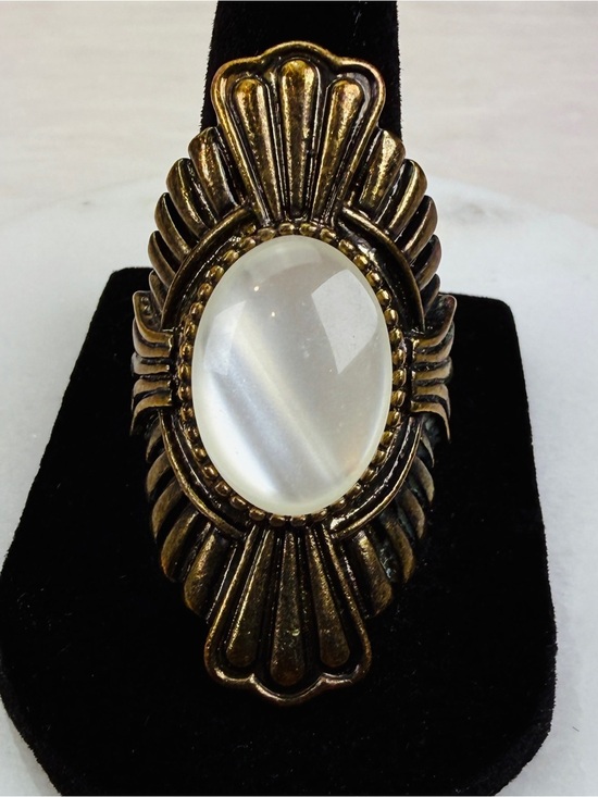 Jewelry - Vintage Aged Goldtone White Cats Eye Cabochon Statement Ring Size 9